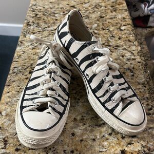 Converse chuck Taylor zebra striped low sneakers, men’s 6, women’s 8